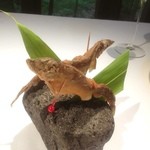 ブレストンコート ユカワタン - アミューズは稚鮎のフリット