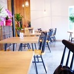 フラットホワイト コーヒー ファクトリー - 店内