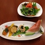 PIZZA Parlor Taupo - 前菜盛り合わせとサラダ(ランチメニュー)