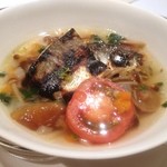 ブレストンコート ユカワタン - スープは焼き鮎のミネストローネ
      コンソメと野菜と鮎の旨味が渾然一体となっている