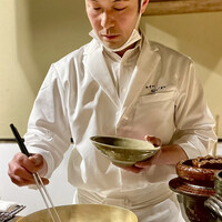 御幸町 田がわ - ご主人の田川さんは以前はエンジニアのサラリーマンという変り種。それから「祇園丸山」、「麻布幸村」のお店で修業され7年前にこちらのお店をオープン。