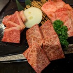 黒毛和牛焼肉 日向 - 