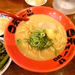 Tenkaippin - 天下一品ラーメンニンニク投入♪