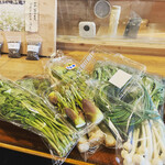 あずみのおそば樽屋玄助 - 信州から山菜色々届きました！
天ぷらや、鴨小鍋でいただきましょう