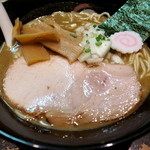 おおぜき中華そば店 - 特濃にぼしvsアラのそば（750円）