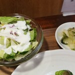 キッチン ブルー グローブ - サラダ、お新香のアップ
