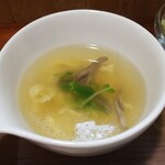 キッチン ブルー グローブ - 玉子スープのアップ