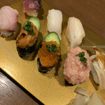 Suidoubashi Sushi Koshitsu Izakaya Uohide - お任せ握り8貫