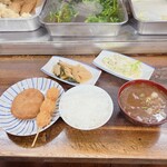 喜久屋 - 揚げ物・筍・マカロニカラダ・ご飯・お味噌汁