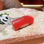 千葉たかおか - 銚子の鮪の赤身。軽く漬けにしていて旨い。