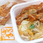 Katsuya - 2022年2月　親子丼とタレカツの合い盛り丼【税抜650円】こんなビジュアルでした～('ω')