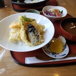 とこはる - 地魚天丼1100円です！