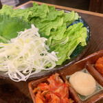 Shinyamaguchi Horumon Oideya - 野菜で食べるサンチュセット