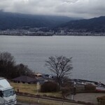 Ueshima Kohi Ten - お店よりの眺め、諏訪湖