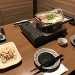 Nagoyakochin Jidoriya Tsujikura - 用意されていた名古屋コーチンの白湯鍋