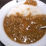 CoCo壱番屋 - ポークカレーで、飯は２００グラム、２辛にきのこトッピング（ルーに混ぜ込まれているけどね）で、しめて６２０円です。きのこは２００円プラスだ。まあ、ここは追加で儲けるシステムだから、ストイシズムが必要だ。