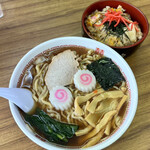 みやご食堂 - 中華そばとミニ玉子丼¥1000。