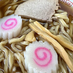 みやご食堂 - 透き通ったスープから麺の主張が強い。