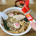 みやご食堂 - コショーが似合う中華そば。
