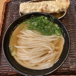 うどん 丸香 - かけうどん 500円（とちくわ天）