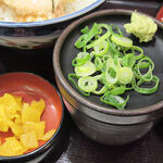 丼丼亭 - 玉子とじ天丼とレギュラー麺のセット 930円