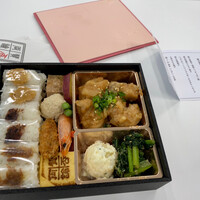 賛否両論 - 鶏の唐揚げ 胡麻らっきょポン酢弁当