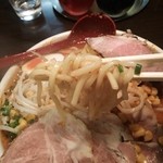 荒川らーめん魂 あしら - 特製辛味噌ラーメンの麺