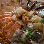 びすとろUOKIN 吉祥寺店 - 海鮮カルパッチョ、帆立、鯵、鰹、オーロラサーモン