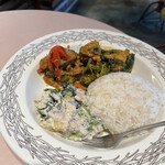 THE NUTS EXCHANGE - 玄米に３デリのプレート