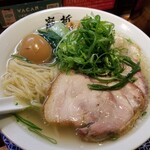 ラーメン巌哲 - 肉塩＋玉子＋海苔