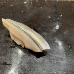 鮨 まつうら - さより。優しめの酢。