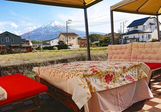 pathisuri-andoitariansakabarironderu - ガーデンテラス席からの富士山
