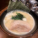 横浜家系ラーメン 吟家 - 料理写真: