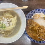 ヌードル＆スパイスカレー 今日の1番 - 朝限定セット　¥1,000-(税込)
      煮干しかけ蕎麦＋本日のカレー(ガーリックトマトチキン)