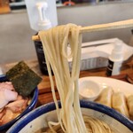 ヨコクラストアハウス - 昆布水から麺リフト