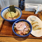 ヨコクラストアハウス - 味玉 昆布水つけ麺(大)ちょい肉増しに餃子3個