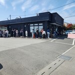 ヨコクラストアハウス - 開店ちょいと前には33人待ち(((^^;)