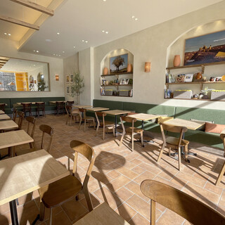 【駅近】温かみのあるお洒落な空間◆ショッピングの合間に