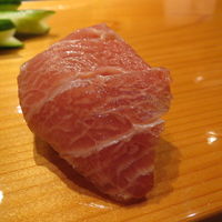 天寿し 京町店 - 醤油くぐらせた鮪 握り