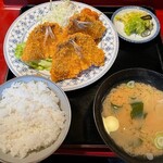 Kikuichi - アジフライ定食750円。大きな器はお味噌汁