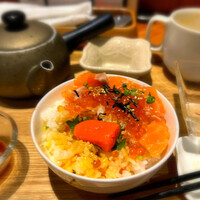 Seafood bar Ermitage 横浜鶴屋町店 - 明太子を載せて出汁茶漬け