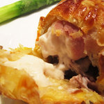 レストラン　プログレ　ヨコヤマ - 豚バラとフグ白子のパイ包み焼き ポルチーニのソース