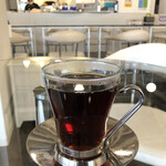 REFRAIN - コーヒーと紅茶はセルフで飲み放題です。