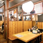 Kampai Gohyaku Sakaba - 全席半個室の店内。話しやすくて◎