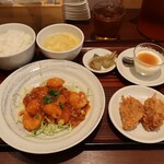 86中華食堂 - 日替りランチ:エビチリ・若鶏唐揚げ