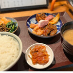 吉岡太一 - ◯まかない焼肉定食¥1,100