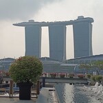 MARINA BAY SANDS - マーライオン公園からの外観