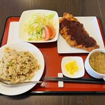 Fen Yun - トンカツ定食８００円＋１００円で炒飯