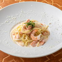 海老とサーモンのクリームパスタ