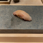 鮨 山口 - 鰆昆布〆